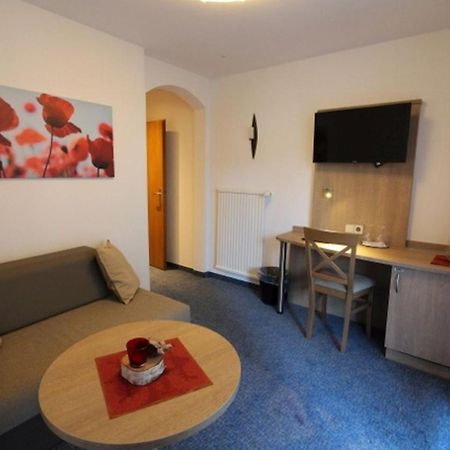 Hotel Garni Cafe Raepple Бад Петерстал-Грисбах Екстериор снимка