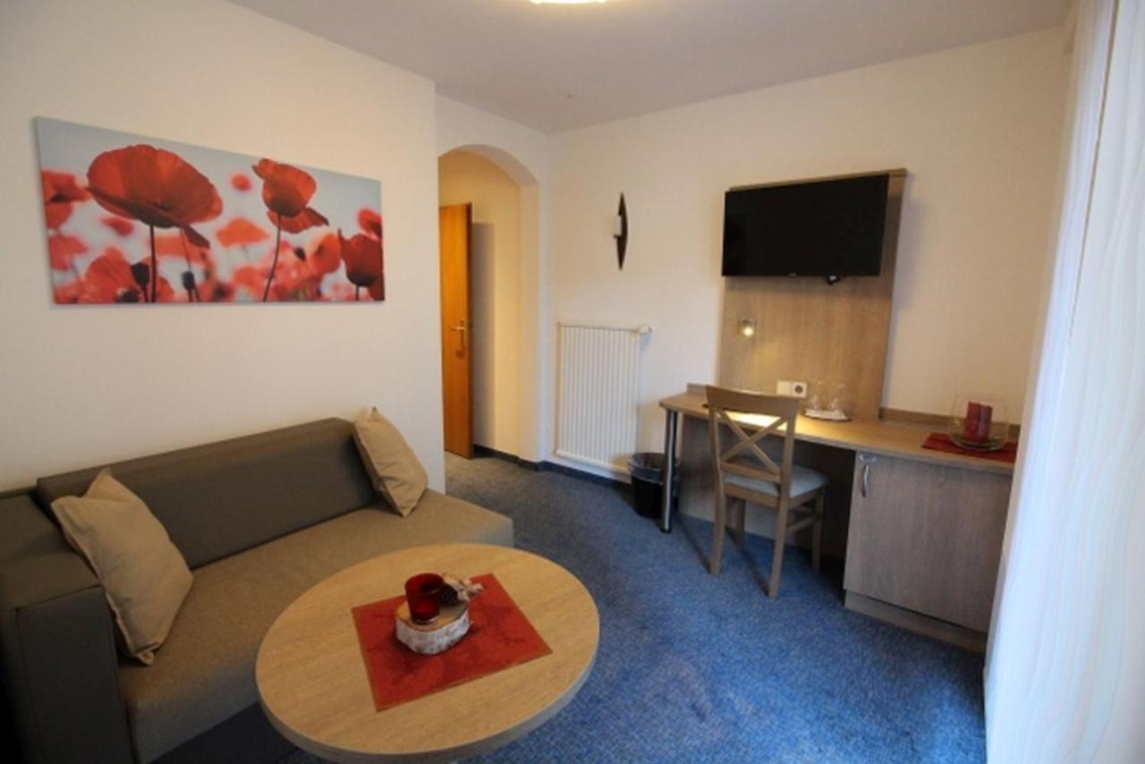 Hotel Garni Cafe Raepple Бад Петерстал-Грисбах Екстериор снимка