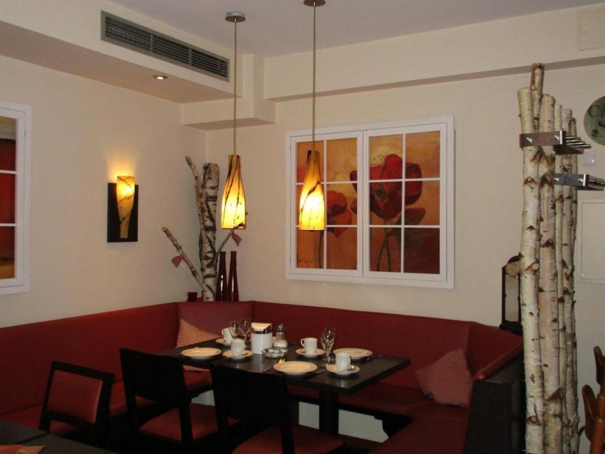 Hotel Garni Cafe Raepple Бад Петерстал-Грисбах Екстериор снимка