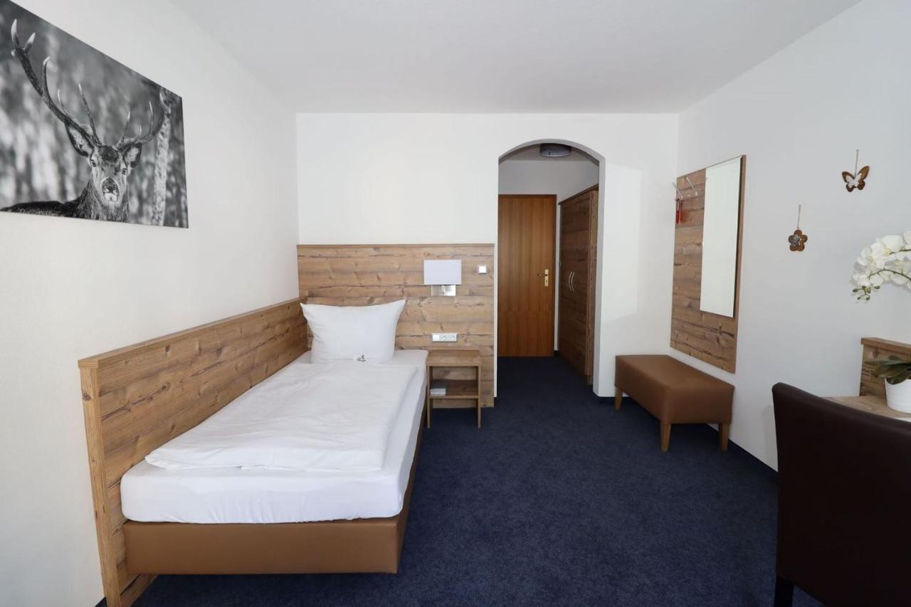 Hotel Garni Cafe Raepple Бад Петерстал-Грисбах Екстериор снимка