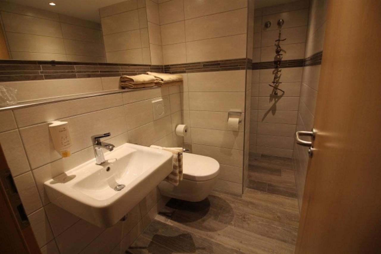 Hotel Garni Cafe Raepple Бад Петерстал-Грисбах Екстериор снимка
