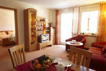 Hotel Garni Cafe Raepple Бад Петерстал-Грисбах Екстериор снимка